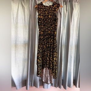 Only been worn once size Small no alterations